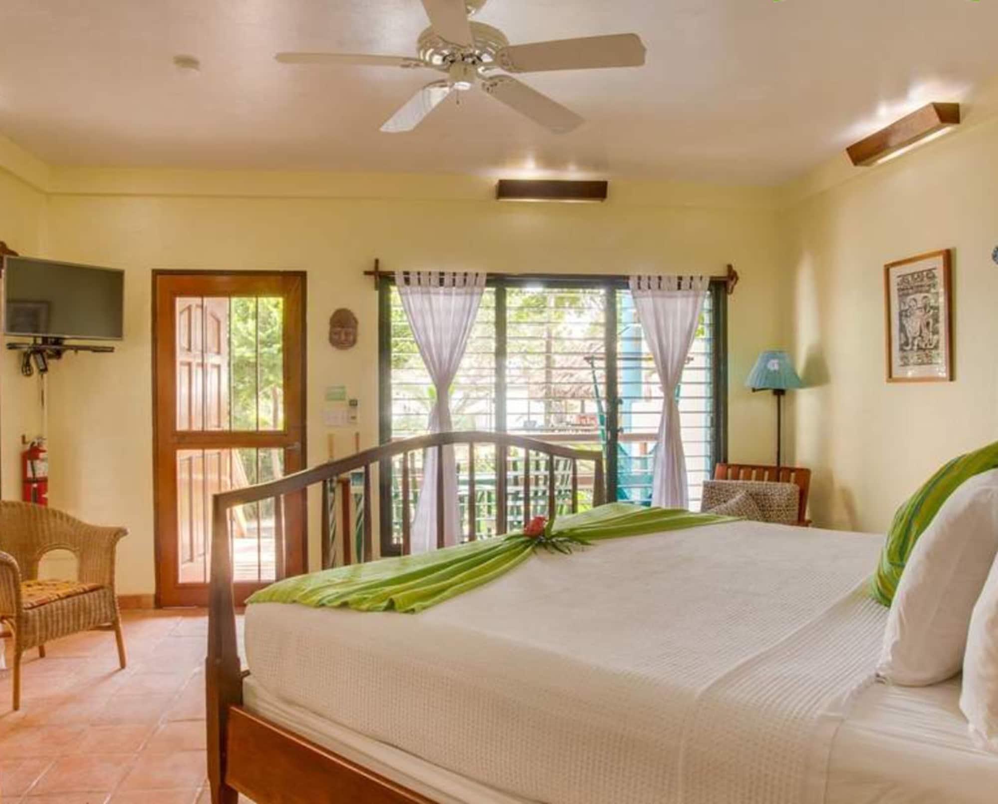 Robert'S Grove Beach Resort Placencia Экстерьер фото