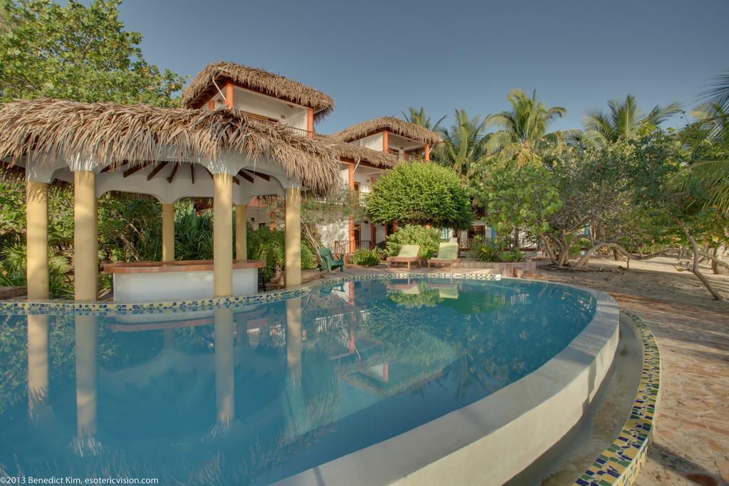 Robert'S Grove Beach Resort Placencia Экстерьер фото
